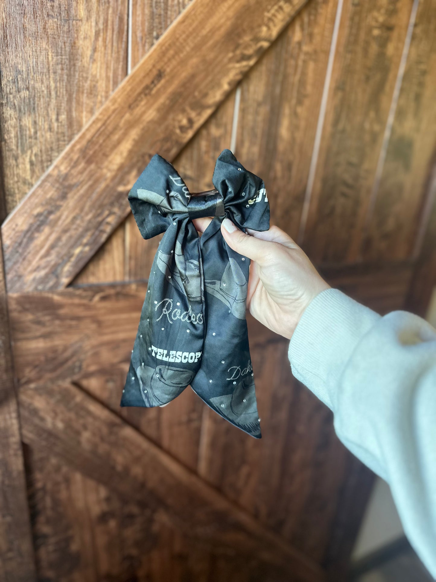 Small rodeo bow