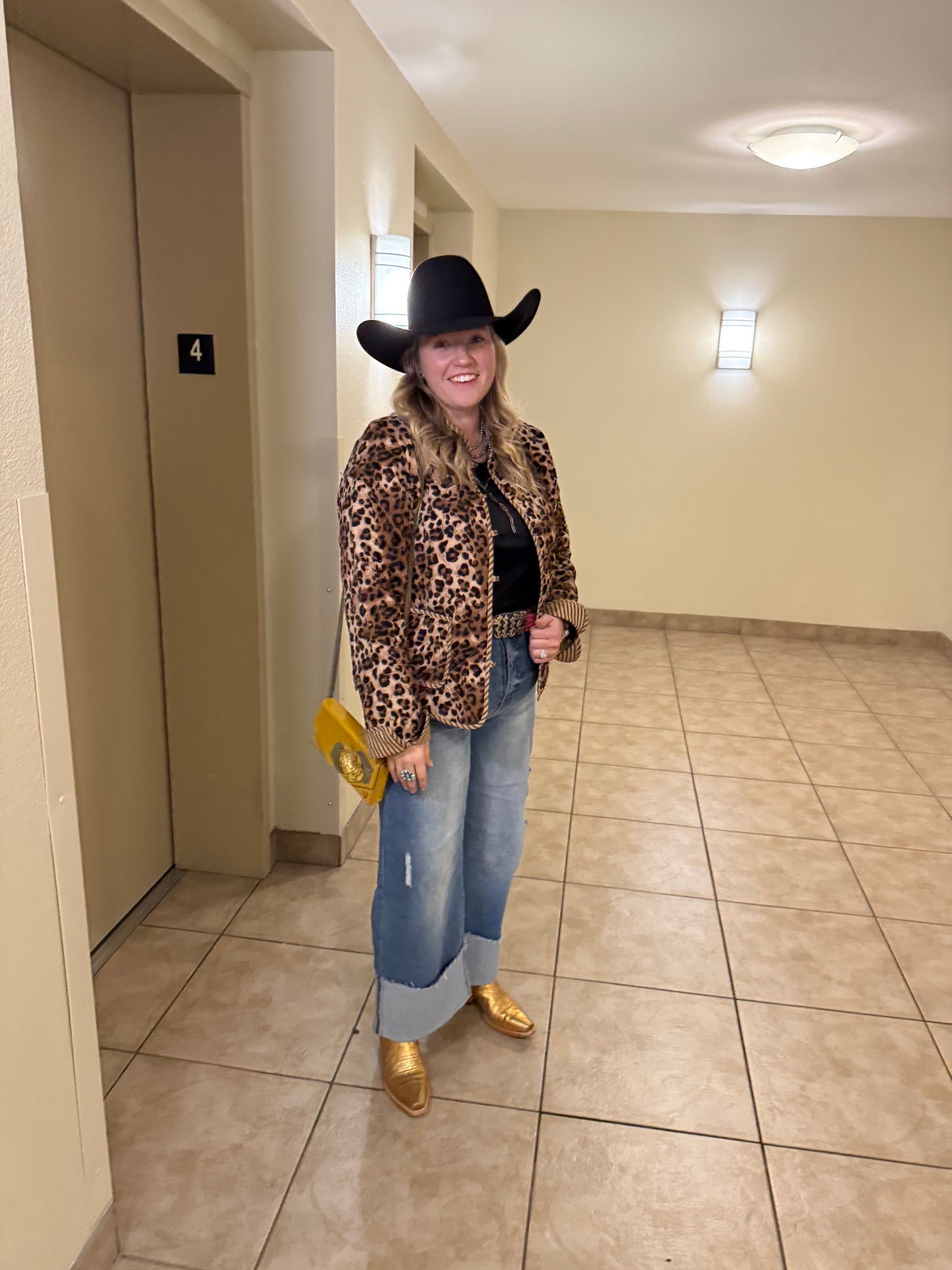 Mid Wash High Rise Trouser Jeans W Cuff