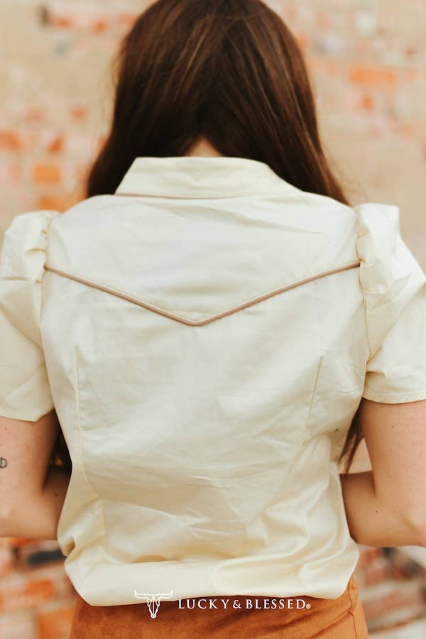 Butter Contrast Arrow Pearl Snap Puff Sleeve Top